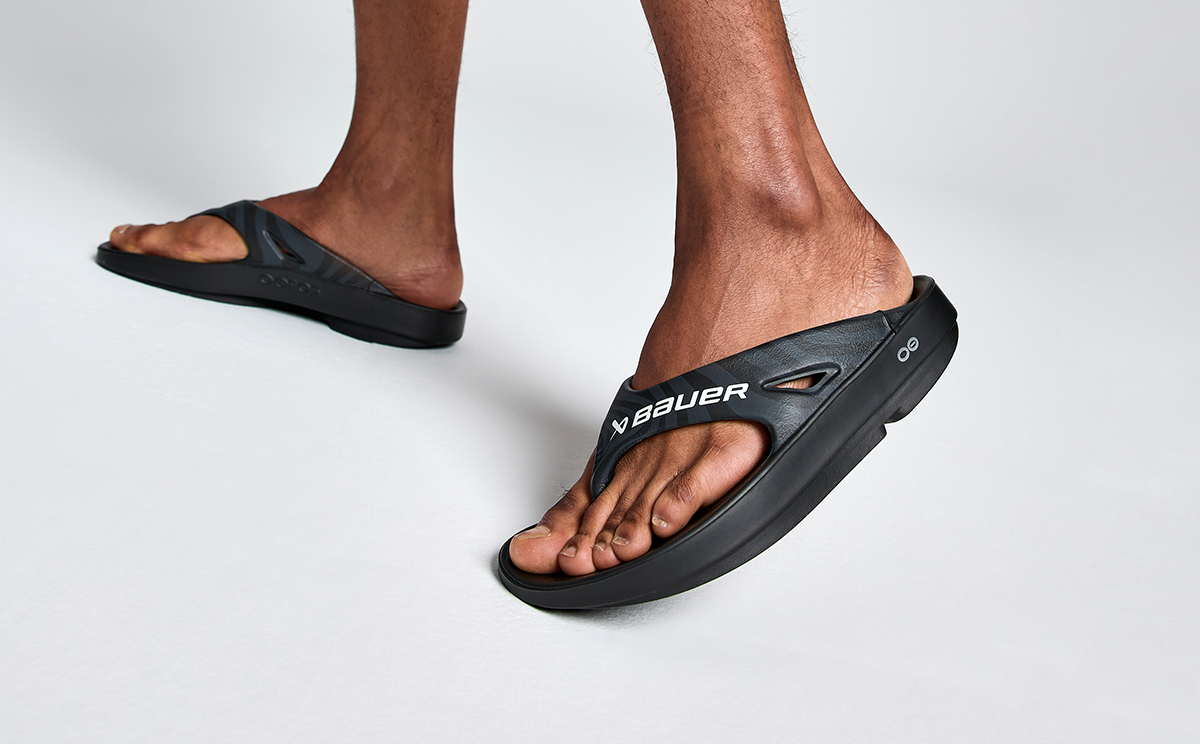 BAUER\/OOFOS Men's OOriginal Sport Sandal ¨C Black Asphalt