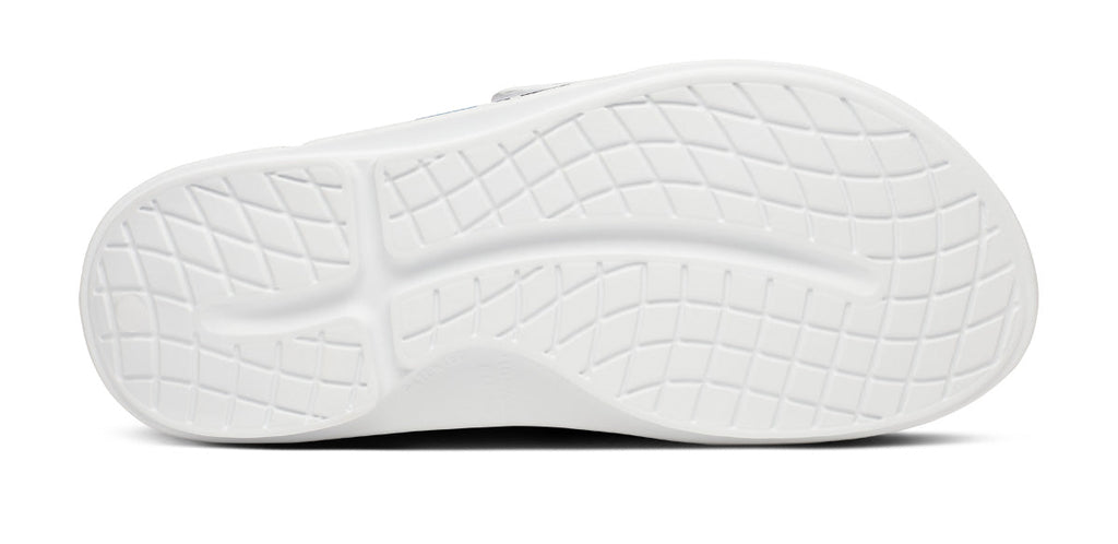BAUER\/OOFOS Women's OOahh Sport Flex Sandal ¨C White